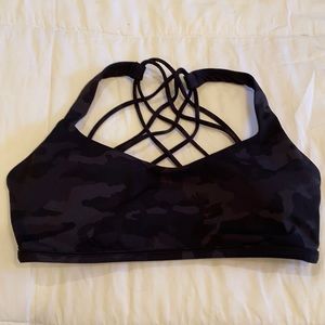 Lululemon free to be wild bra black camo size 8